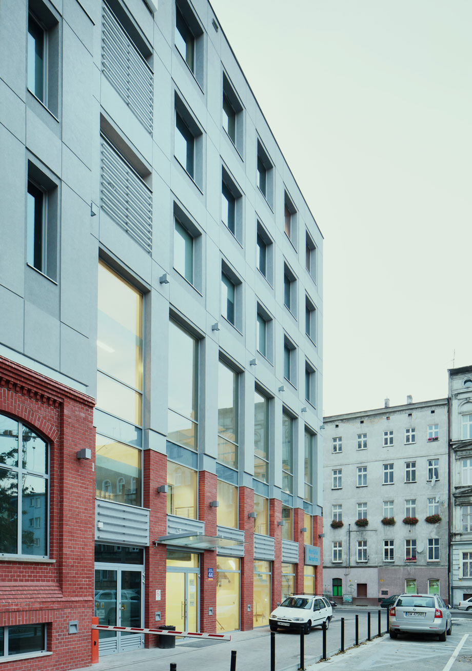 Budynek usługowo-handlowy Delta Office ul. Dąbrowskiego Wrocław6